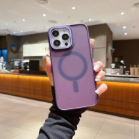Tuna Magnet Case für iPhone 15 lila